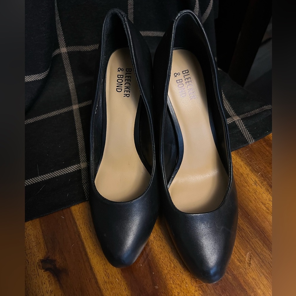 Black Closed Toe Pumps